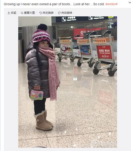 昨晚,李小鹏妻子通过微博晒出一张爱女奥莉穿羽绒服的萌照