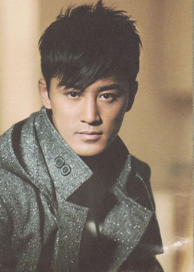 林峰,1979年12月8日生於厦门,两岁时随家人到香港定居,现居於半山