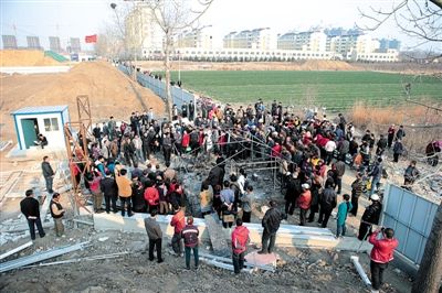 村民选举法外来人口_薛之谦天外来物图片(2)