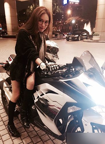 吴佳尼私房照(5 /17张)