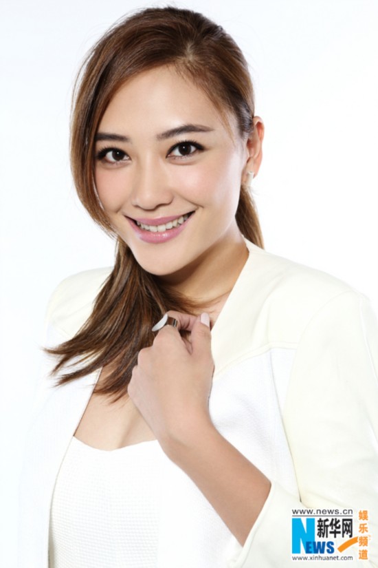 应采儿春日写真 清朗上装帅气十足