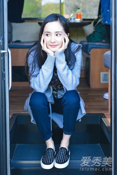 杨幂将演《翻译官》 人美衣品更佳