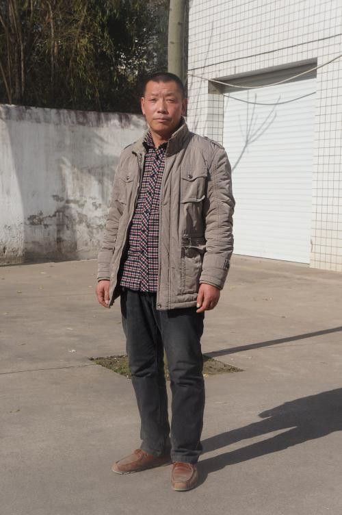 诚信"包工头"卖掉自家住房 给农民工兄弟发工资