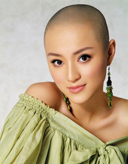 范冰冰光头造型曝光 盘点女星罕见光头照