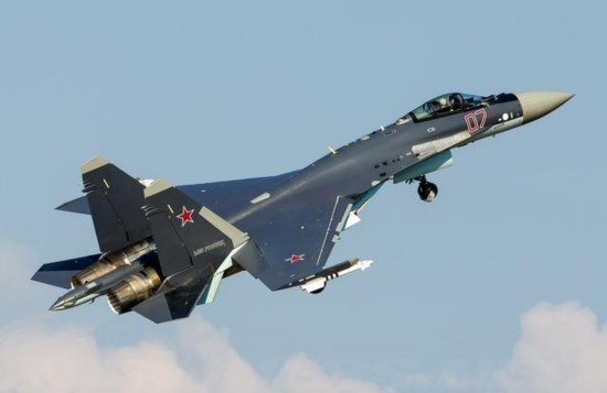 俄军苏35在日本海上空实弹射击 发射20枚导弹