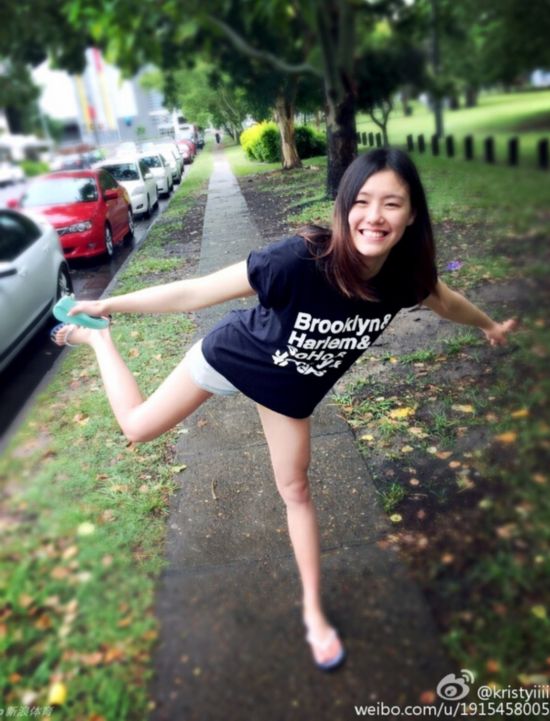 中国游泳新女神刘湘 超美私照pk韩国90后黄金身材模特
