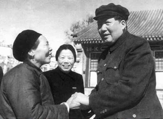 珍贵照片:毛主席与人民群众在一起的经典瞬间