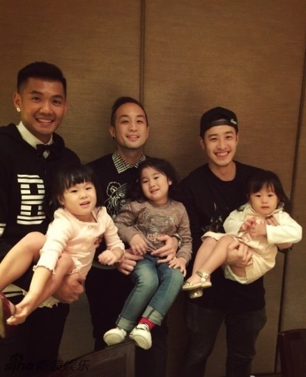 《爸爸回来了2》首期刚播,唐志中的女儿蜜蜜和香香初次亮相便