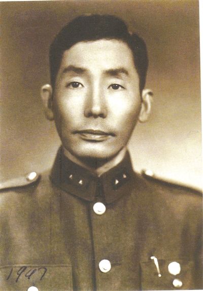 张克侠 潜伏敌营十九载 官至中将获赠剑