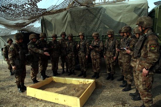 《真正男子汉》袁弘向文海地道歉 指导员"刺头兵"深情相拥