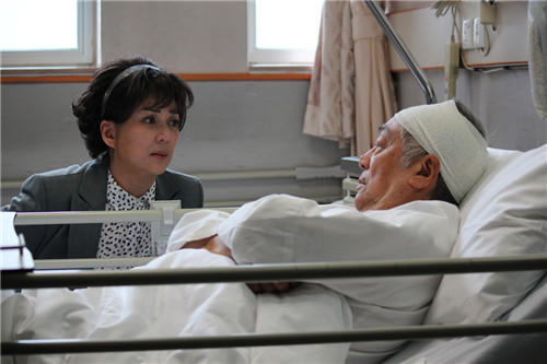 《妈咪侠》明日上映 励志预告曾江谈女儿惭愧