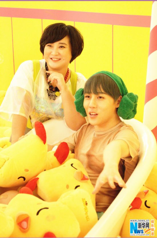 贾玲刘维最萌mv大片曝光 演绎情侣暧昧look