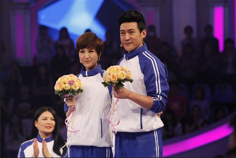 《为她而战》陆毅鲍蕾现场照是检验男女神的唯一标准