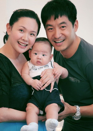 赵薇5岁爱女小四月颜值爆表 同班娱乐大咖一一揭晓