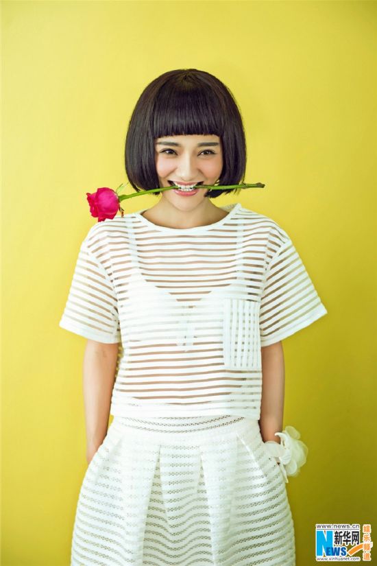 刘青清纯写真 活泼甜美为夏日增添清新风