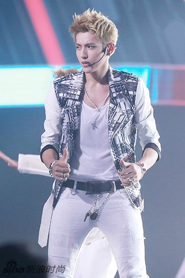 李易峰陈伟霆吴亦凡凌潇肃 揭娱乐圈里隐藏的肌肉男