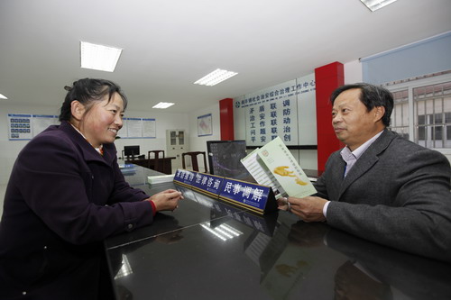 金牌调解员34年扎根基层铁齿铜牙调解纠纷3万余件