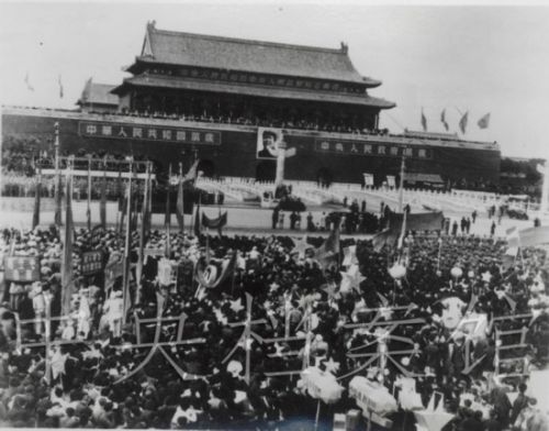 揭秘开国大典细节:毛主席并未在开国大典上高呼"人民万岁"