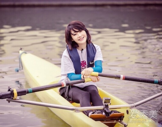 [时尚发布] 《花儿与少年2》任性公主许晴穿搭look[10p]