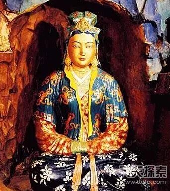 西藏布达拉宫里的文成公主塑像