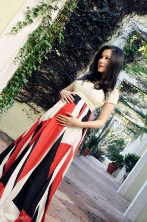 何琳挺大肚唯美出镜