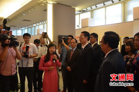 丁伟也出席了上述活动.   来源:文化部官方网站