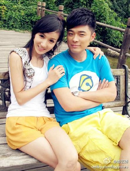 娄艺潇演的胡一菲虽然霸气外漏,但是私下的娄艺潇却显得文静温婉