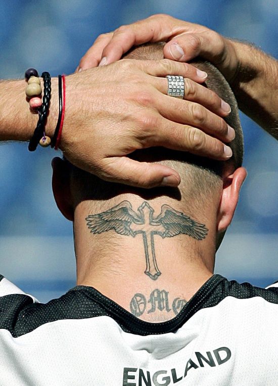 小贝40处纹身全揭秘:为大儿子第一次纹身 纹错辣妹名字