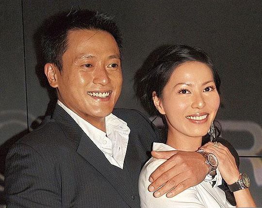 王刚父子年龄差60岁 盘点老来得子的明星(图)