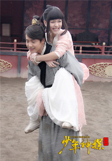 由黄宗泽,马天宇,孙骁骁联袂主演的古装案探悬疑推理剧《少年神探