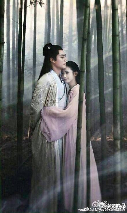 《花千骨》尊上吃醋了? 画骨夫妇相拥情感大爆发