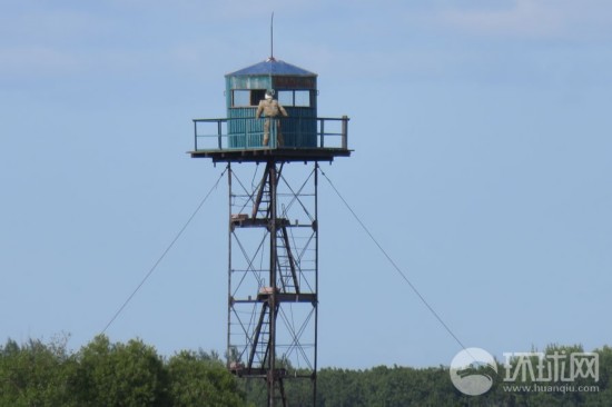 探访中俄边境:俄军哨所上稻草人"站岗"(图)