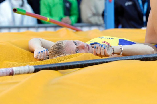 撑杆跳女神:李玲一笑倾城 德猛女爱客串模特