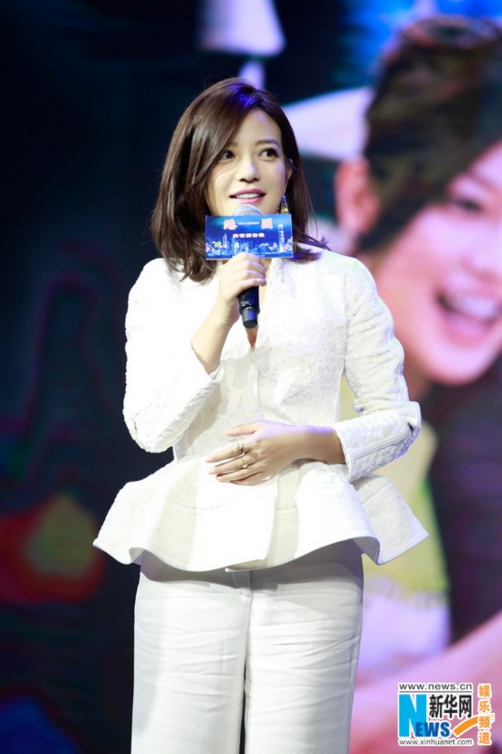 《港囧》上演"维秘秀" 徐峥赵薇携手恩爱走t台(图)