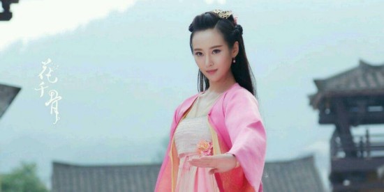 《花千骨》霓漫天结局:杀糖宝断臂虫刑终自尽