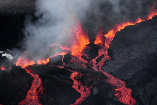 美国黄石火山何时爆发_火山不爆发能看到?_圣海伦斯火山爆发