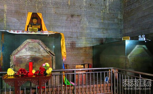 揭慈禧墓内藏的两个惊天秘密:陪葬宝贝价值连城 让光绪陪葬?