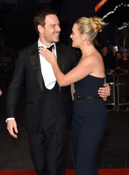 《乔布斯》英国首映 温丝莱特扮演乔安娜·霍夫曼