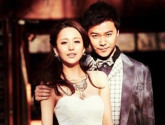 婚纱爱情故事_婚纱图片唯美(3)
