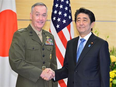 安倍晋三本月4日在官邸会见了美军参谋长联席会议主席约瑟夫·邓福德