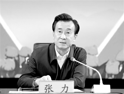 内蒙古自治区纪委书记张力:修身律己的镜子 监督执纪的准绳