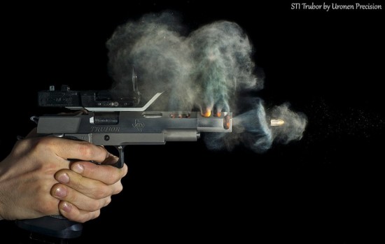 世界著名枪炮震撼开火瞬间