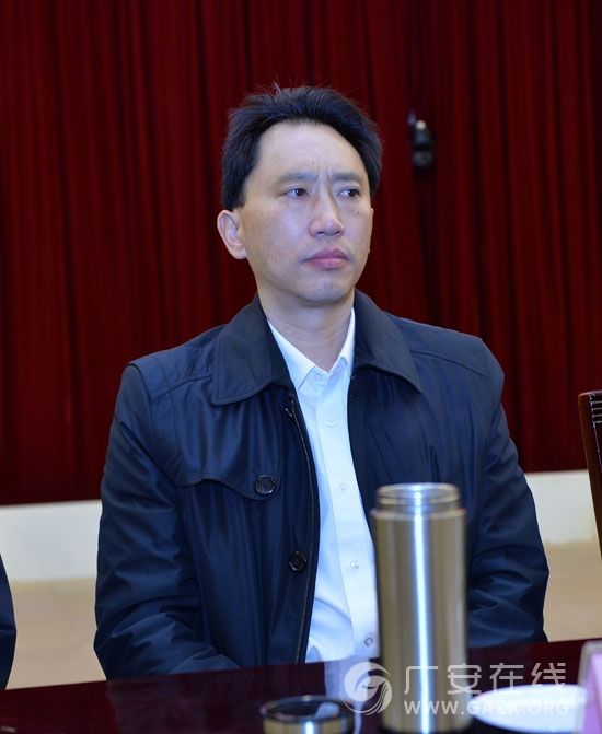 市政协主席刘凤成出席会议.市人大常委会主任余仪出席会议.