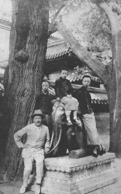 图解末代皇帝溥仪的一生:骑马,青少年时期,退位