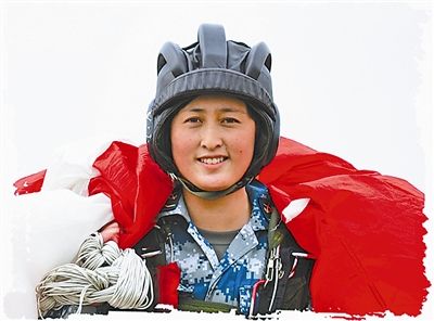 吴 元空降女子侦察引导队战士,下士军衔.