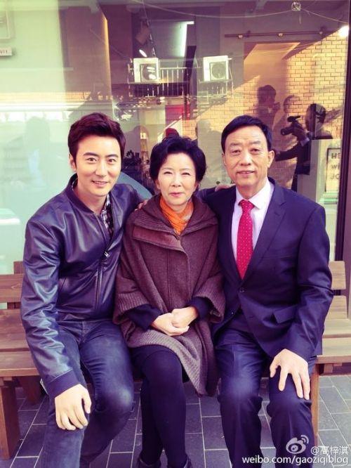 杨丞琳晒与妈妈合影 明星高颜值妈妈大盘点:母女姐妹傻傻分不清楚