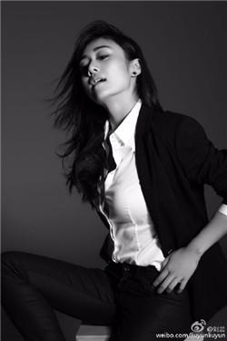 刘芸中性写真曝光帅气十足 揭刘芸情史老公是谁