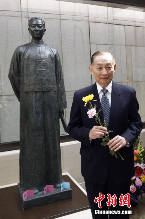 京剧大师梅葆玖去世享年82岁 曾演唱《贵妃醉酒》