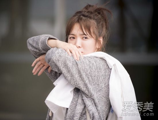《太阳的后裔》大结局 宋慧乔清新美搭盘点