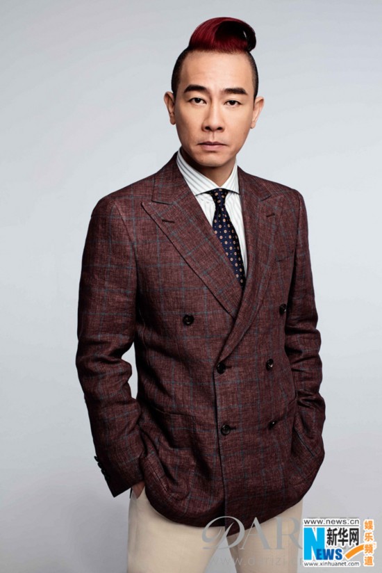 陈小春应采儿携手登封面俏皮可爱 恩爱指数爆表